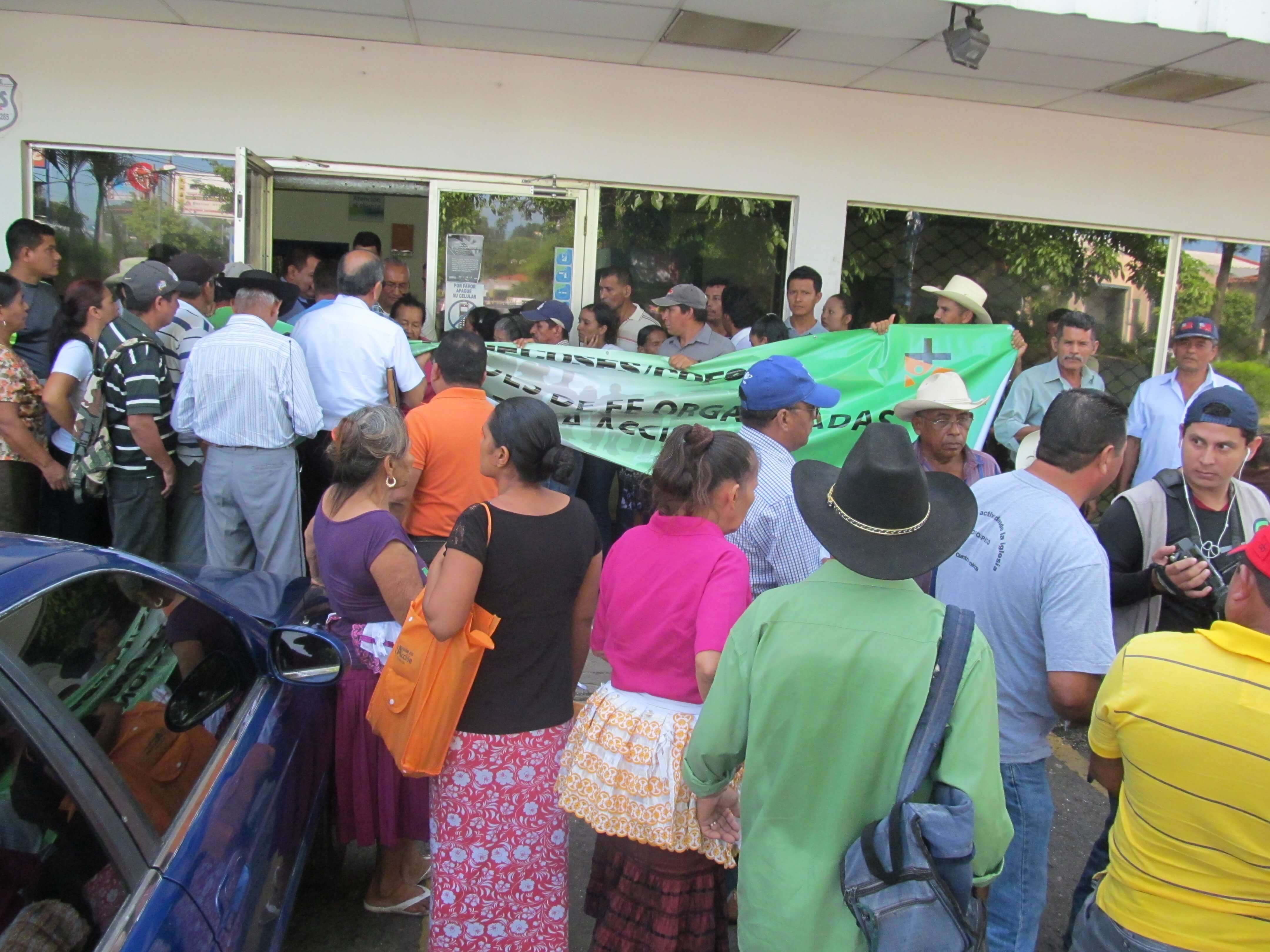 Usulutan Rural Communities Organize Protest To Get Attention For Critical Issues